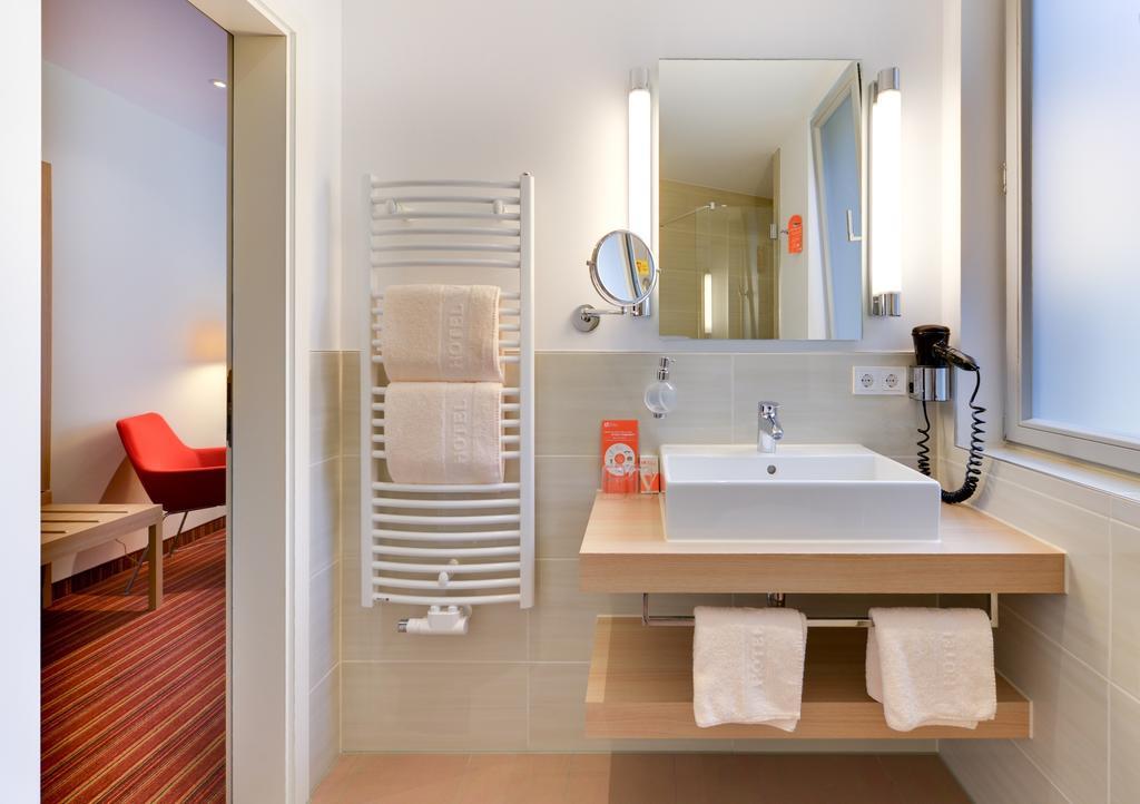 Double Room,665591076:JPEG